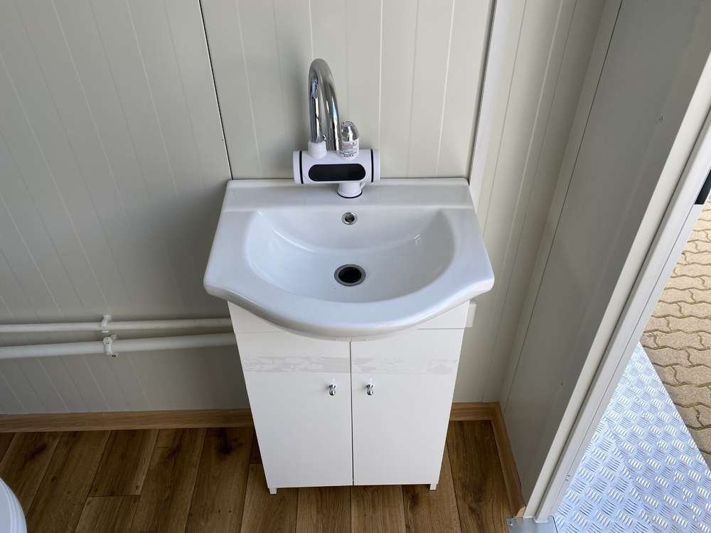 Conteneur sanitaire double avec réservoir – Image 7