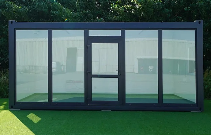 Container 6×3 mètres avec paroi vitrée Ral 7016 – Image 6